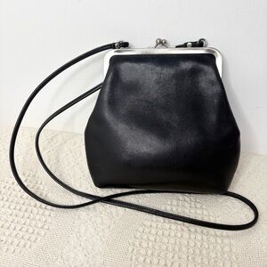 90s Vintage Hobo Black Leather Kisslock Crossbody Framed Purse